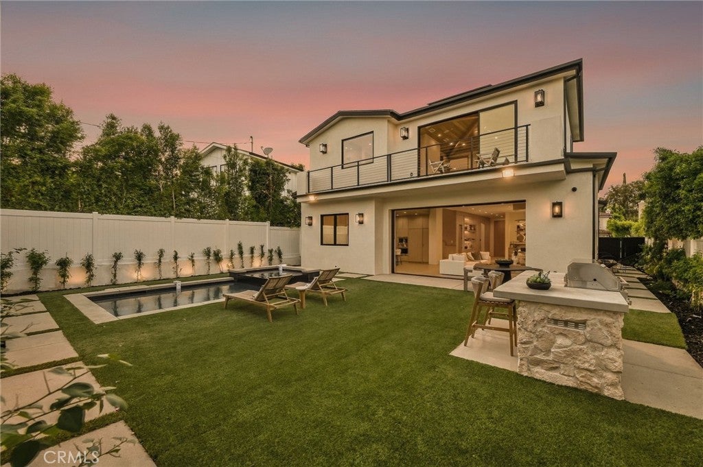 16658 Addison