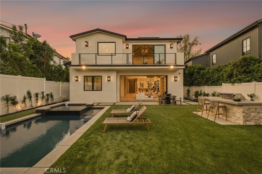 16658 Addison