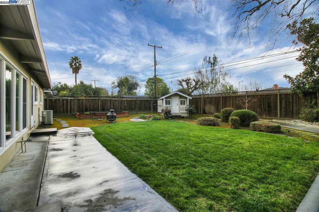 CRESTVIEW - Residential Lease