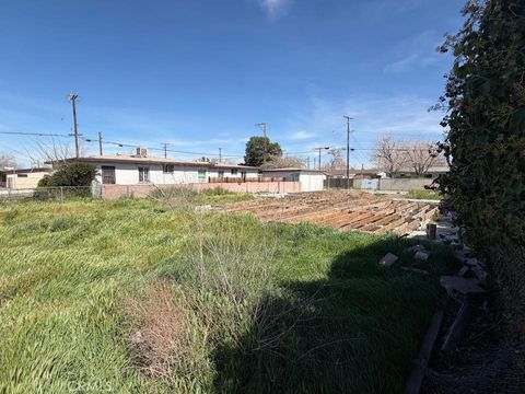 Photo of 45356 10th Street W, Lancaster, CA 93534 (MLS # SR26059276)
