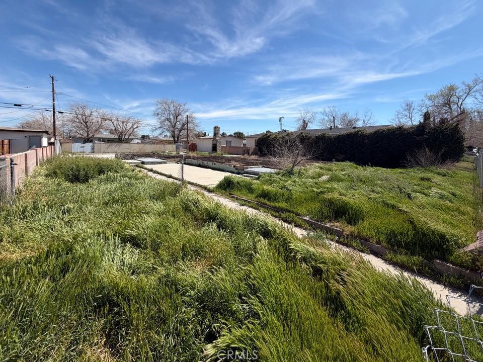 45356 10th Street W