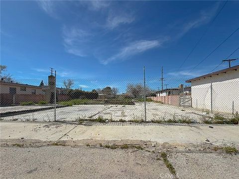 Photo of 45356 10th Street W, Lancaster, CA 93534 (MLS # SR26059276)