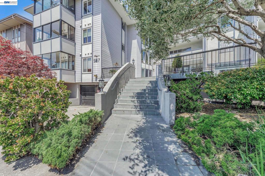 567 Oakland ave 104