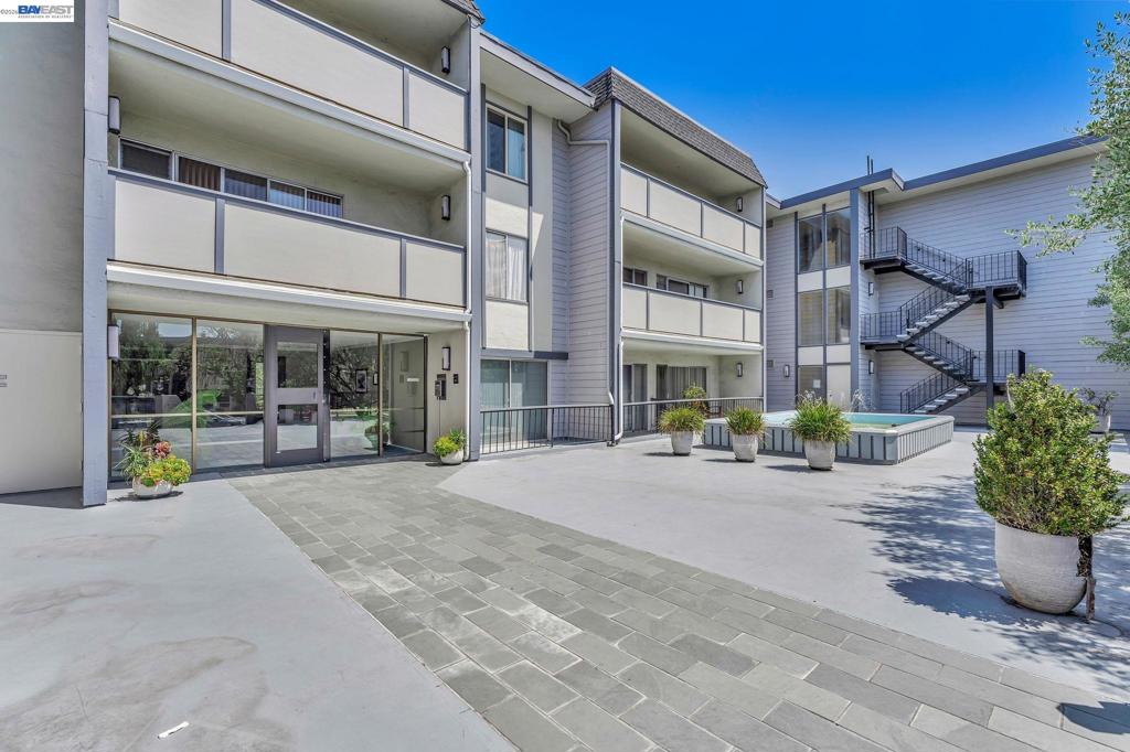567 Oakland ave 104