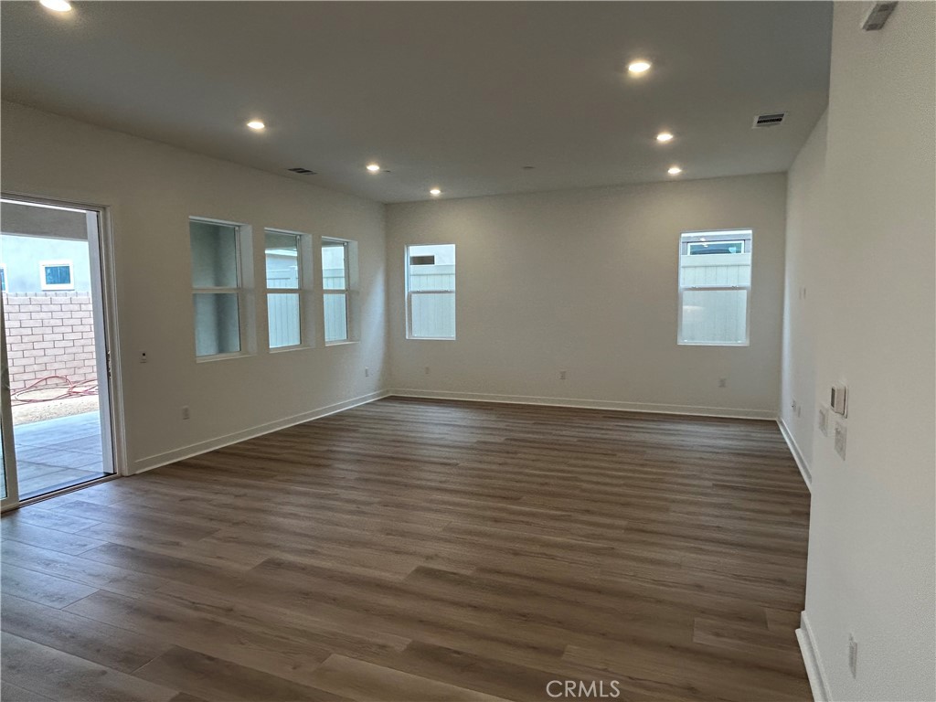 Sierra Bella (55+) (SIERRAB) - Residential Lease