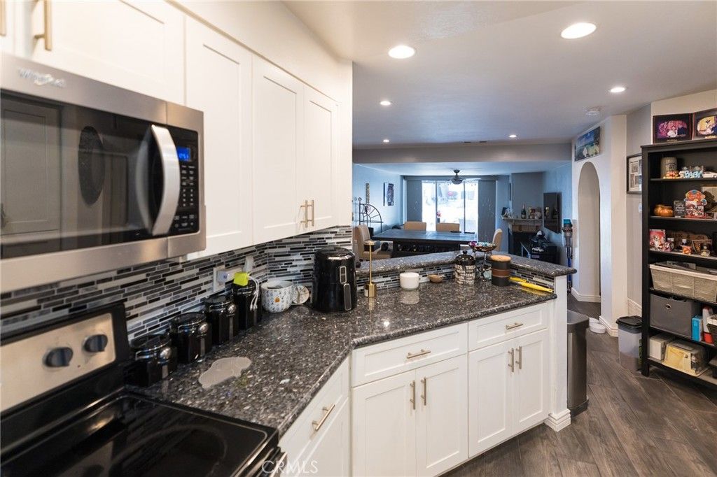 Photo of 25557 Pine Creek Ln, Wilmington, CA 90744 (MLS # SB25238508)