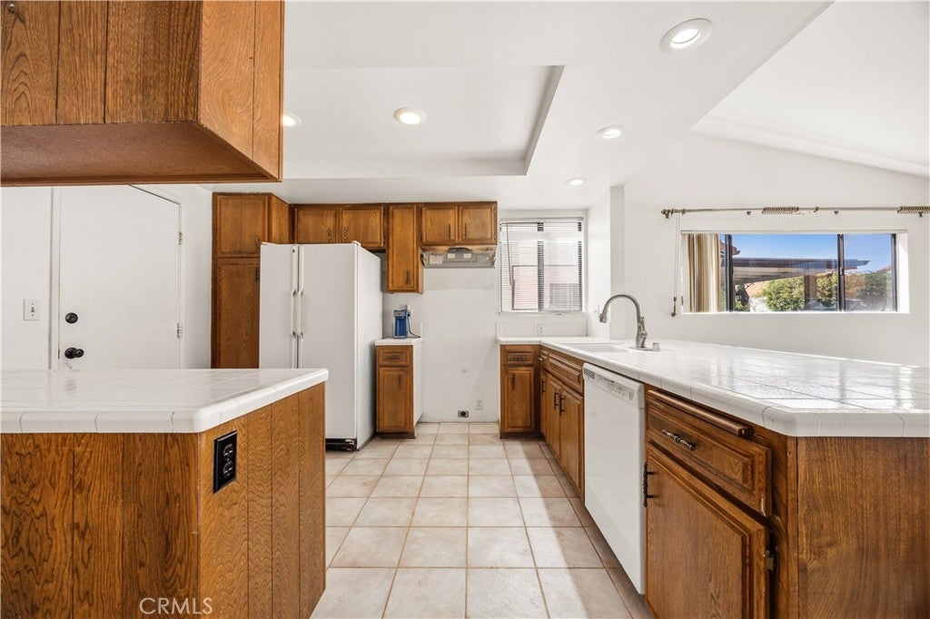 2234 Redwood Drive