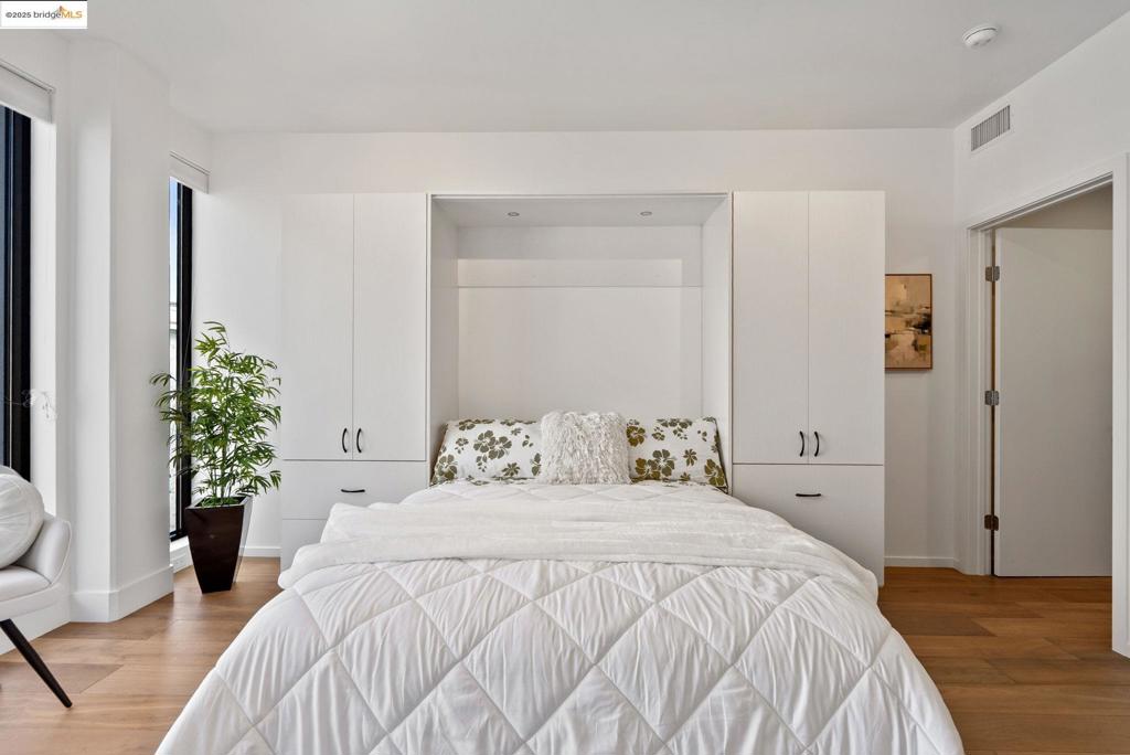 NOB HILL - Residential