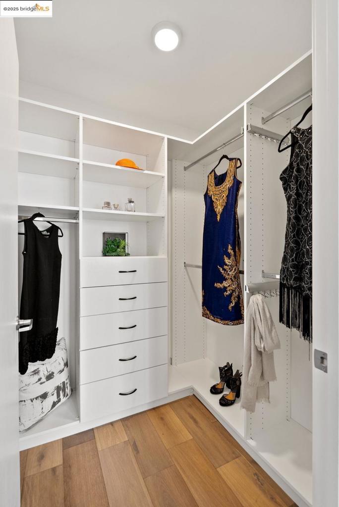 NOB HILL - Residential