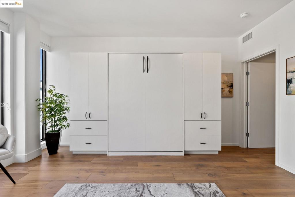 NOB HILL - Residential