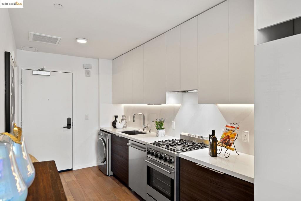 NOB HILL - Residential