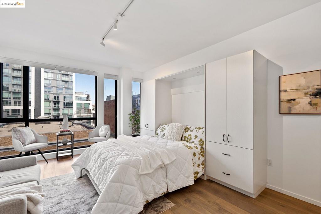 NOB HILL - Residential