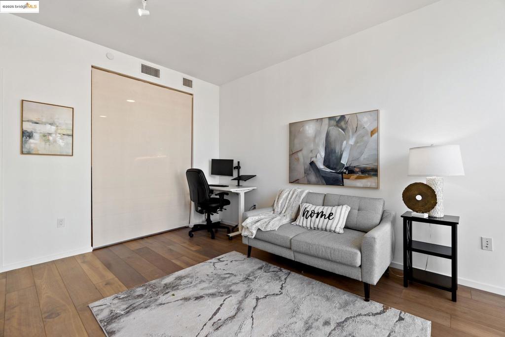 NOB HILL - Residential