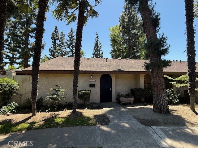 Great investment opportunity in the city of Upland. 2 bedroom 1 bath condo with ample space in the living areas. There is a private patio and indoor laundry room. 1 car detached garage. Close to freeway and stores.