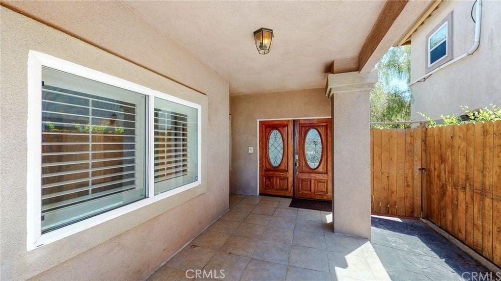 12102 S La Cienega