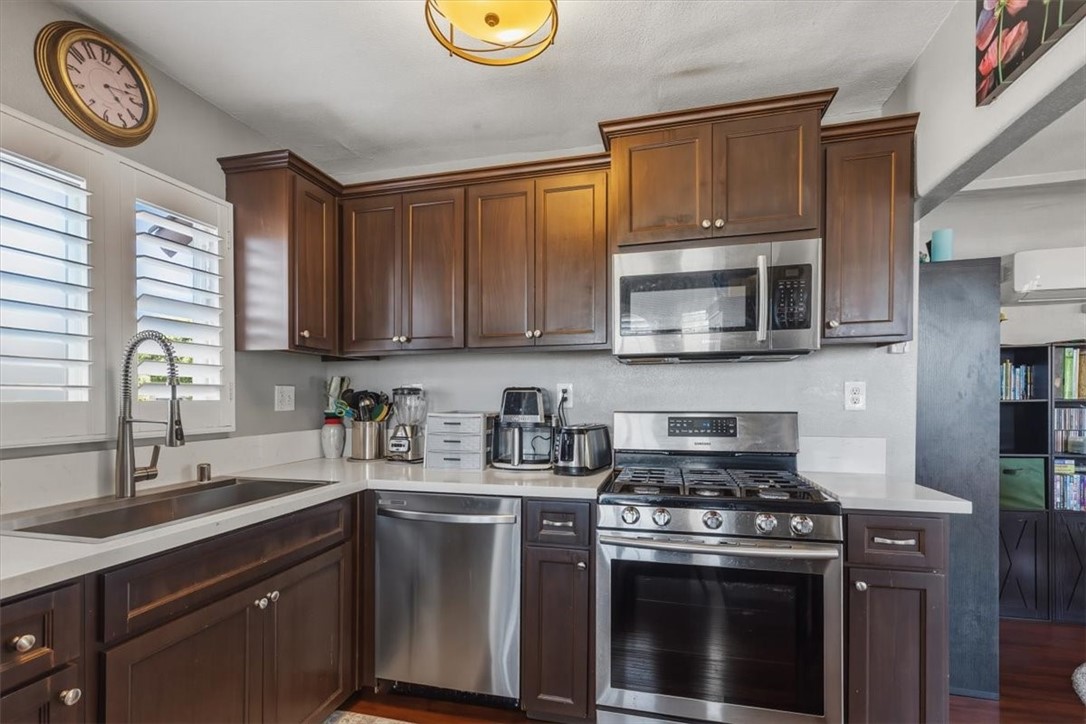 1600 W 80th Street