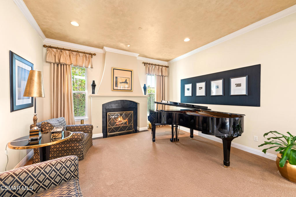 1008 N Country Club Drive