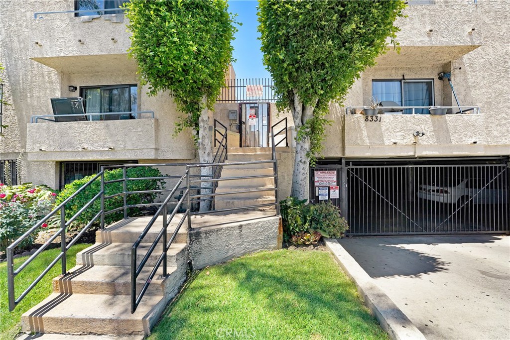 8331 Cedros Avenue 11