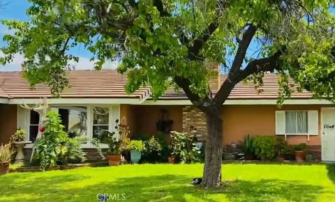 Photo of 28771 Lakeview Ave, Nuevo, CA 92567 (MLS # CV26087822)