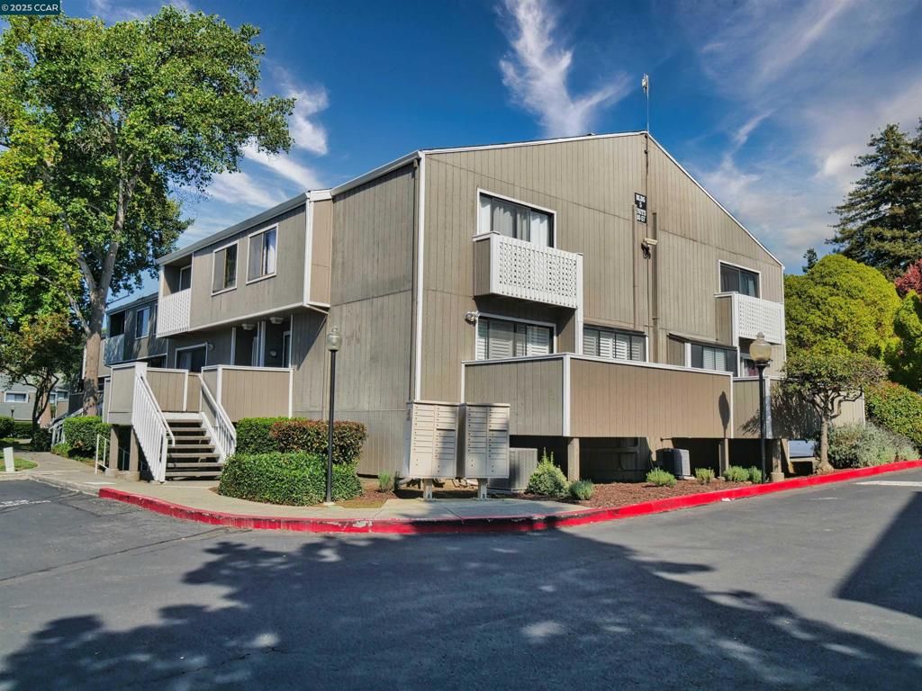 Photo of 165 Oddstad Dr Dr #57, Vallejo, CA 94589 (MLS # 41115362)