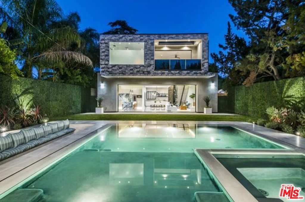 Properties 1 11241 Blix Street