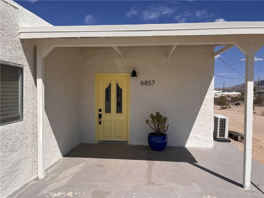 6857 Split Rock