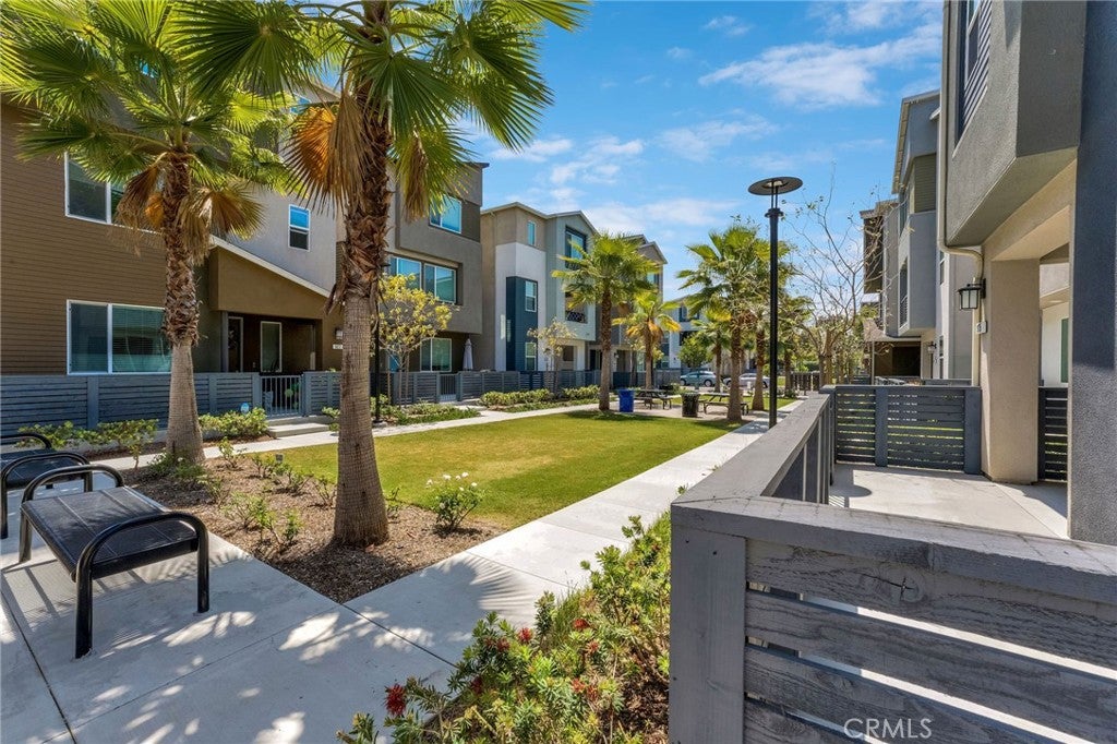 925 E 3rd St, Santa Ana CA 92701