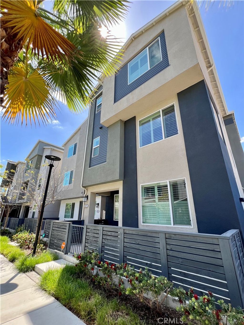 Photo of 925 E 3rd St, Santa Ana, CA 92701 (MLS # OC26080474)