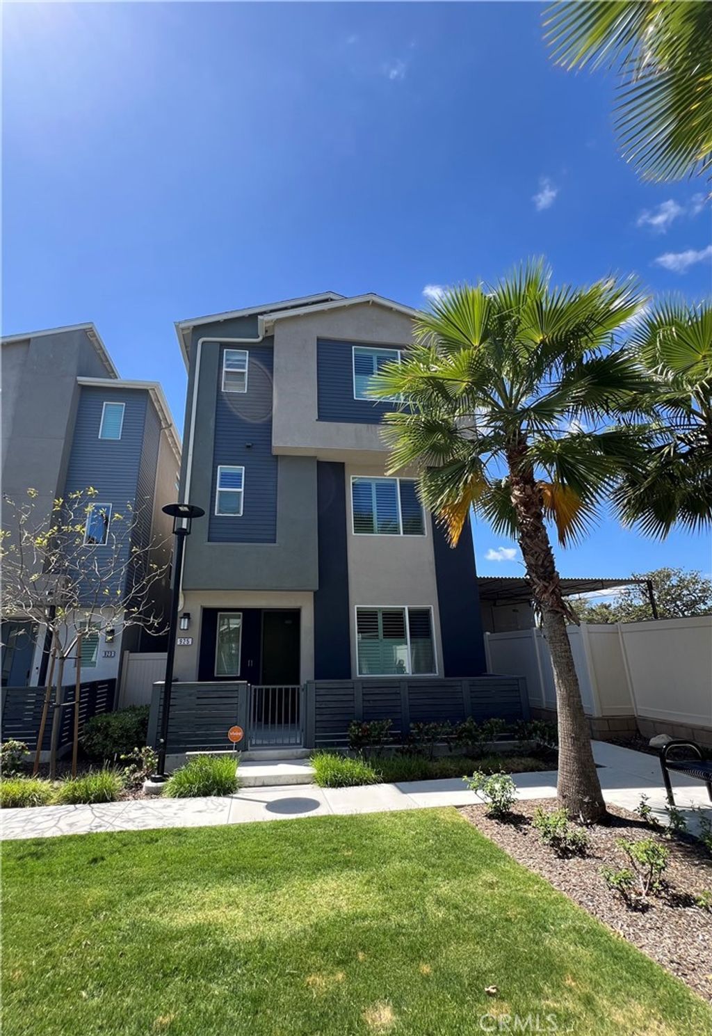 Photo of 925 E 3rd St, Santa Ana, CA 92701 (MLS # OC26080474)