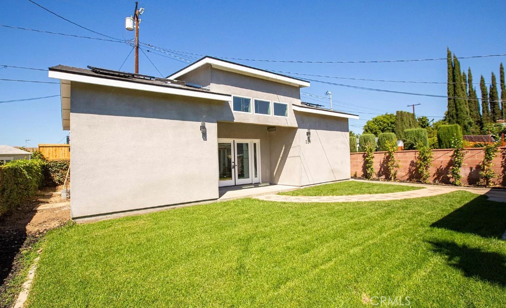 337 E Everett Place
