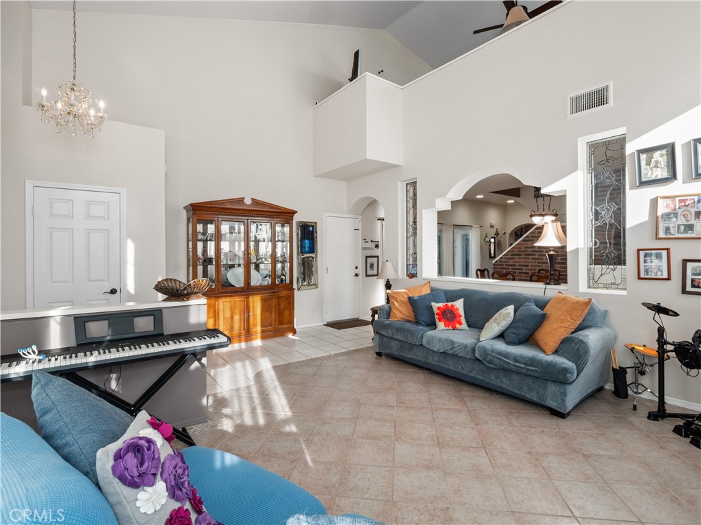 Collage (COLG) - Residential
