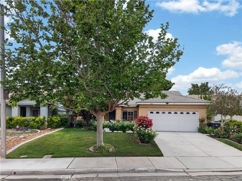 Photo of 1840 W Holguin St, Lancaster, CA 93534 (MLS # SR26077475)
