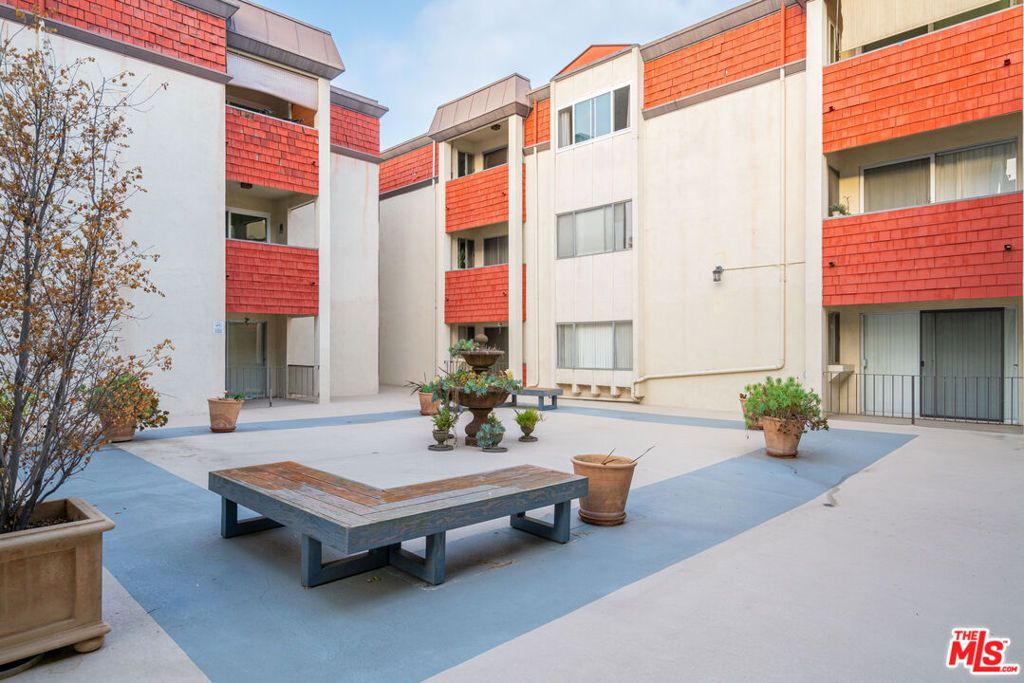 Photo of 5651 Sumner Way #206, Culver City, CA 90230 (MLS # 25625279)