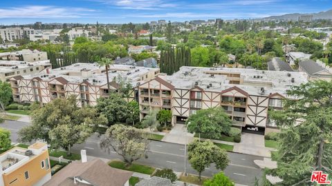 Photo of 125 N Allen Avenue #115, Pasadena, CA 91106 (MLS # 26832363)