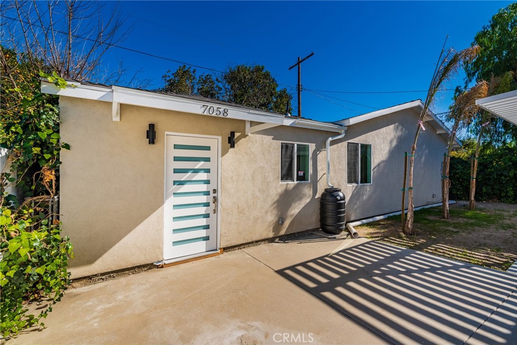 Part Of A 2 Unit Complex * Fully Updated * 3 Bedrooms / 2 Bathrooms * Hardwood Floors * Laundry Hook-Ups Inside * Recesses Lighting * Central A/C * Open Floor Plan * Driveway Parking