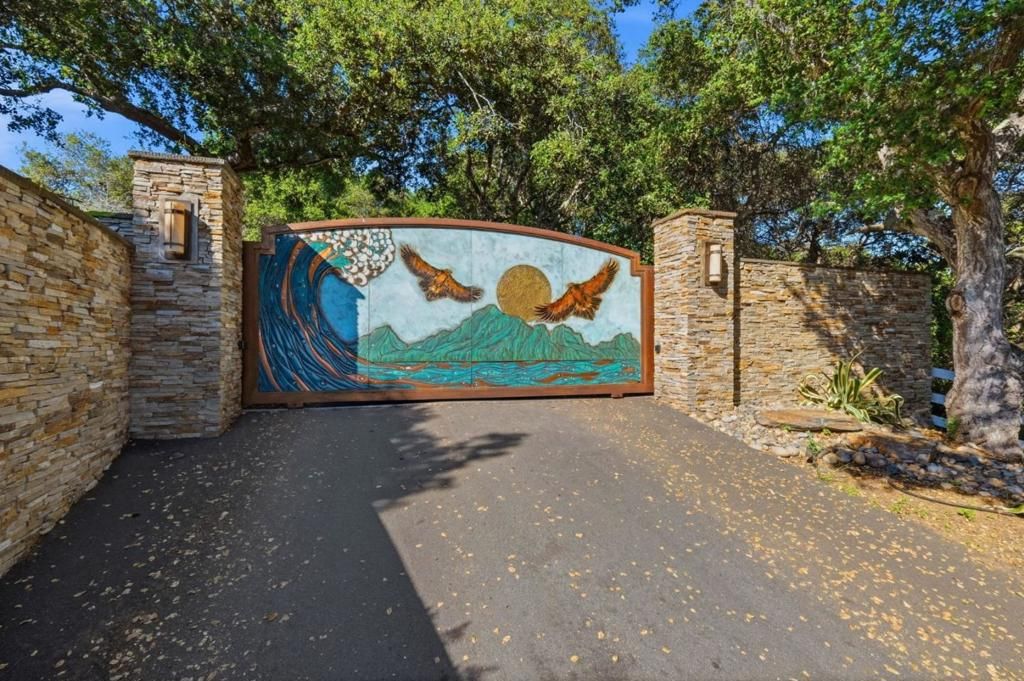 Photo of 380 Mockingbird Ridge Road, Watsonville, CA 95076 (MLS # ML82023551)