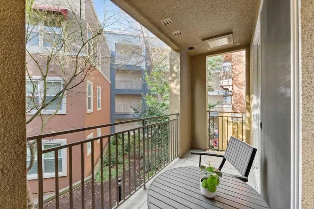 listing image 130729797670814435195