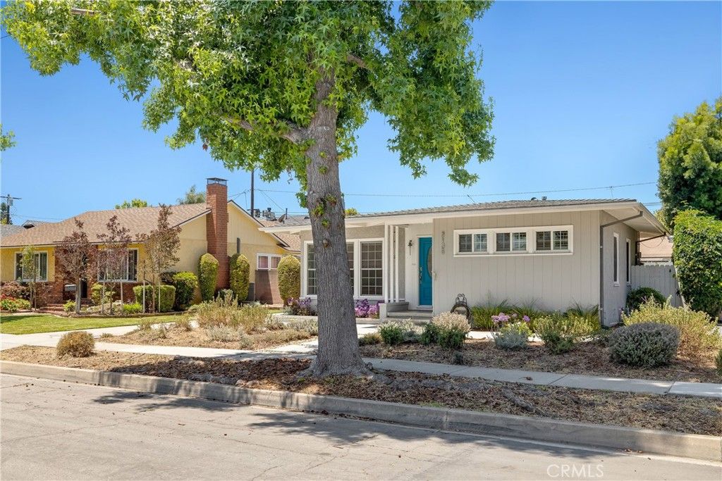 Photo of 3135 Heather RD, Long Beach, CA 90808 (MLS # SB26126689)