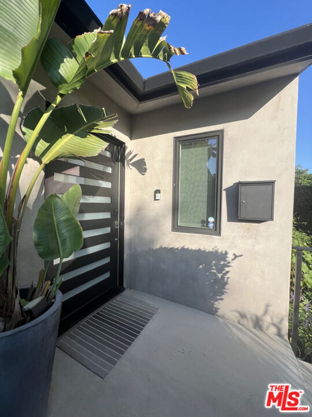 Photo of 2543 Federal Avenue, Los Angeles, CA 90064 (MLS # 25600849)