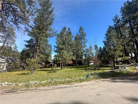 5901 Elm Wrightwood CA 92397