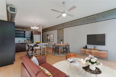 Photo of 1100 403 S Hope St, Los Angeles, CA 90015 (MLS # PW25272601)