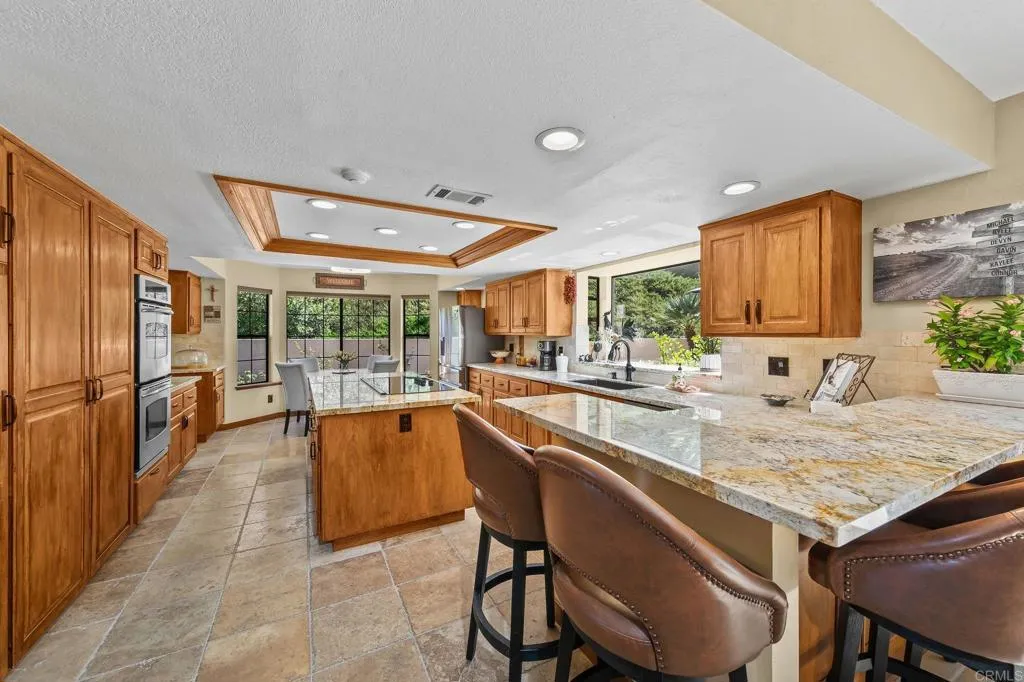 Poway, California 92064, United States, 4 Bedrooms Bedrooms, ,4 BathroomsBathrooms,Residential,Pending,215762