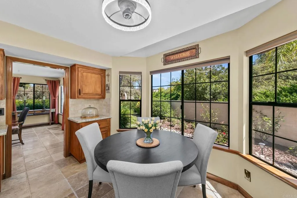 Poway, California 92064, United States, 4 Bedrooms Bedrooms, ,4 BathroomsBathrooms,Residential,Pending,215762