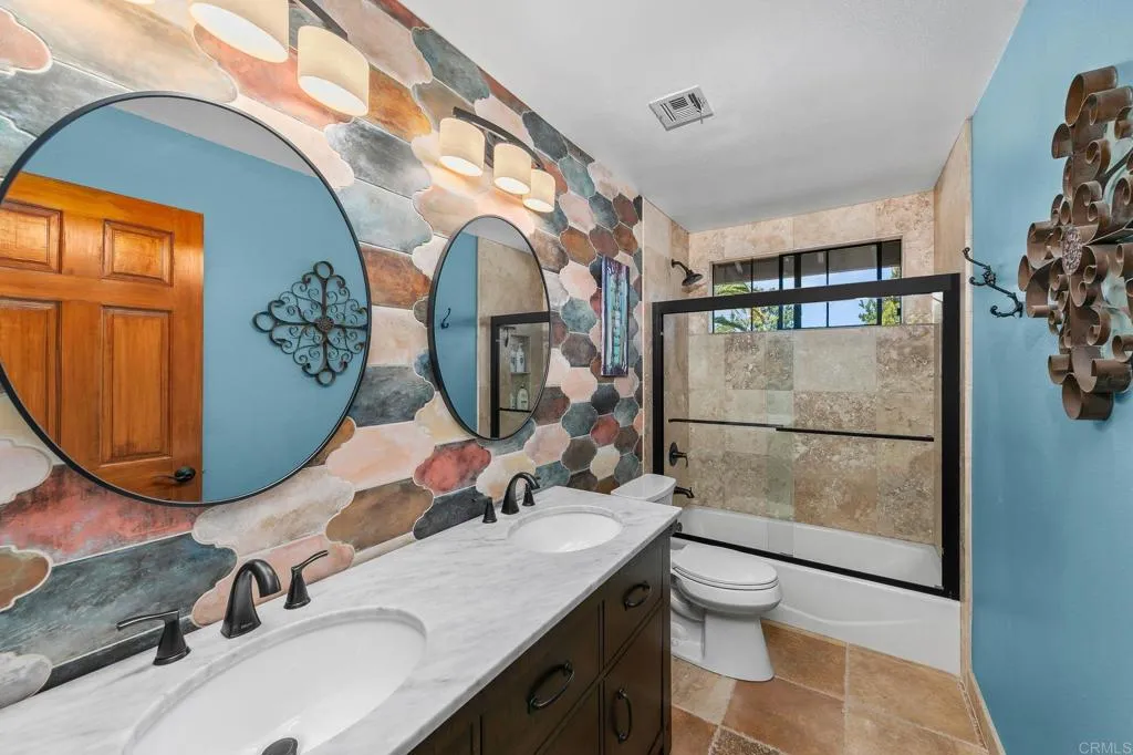 Poway, California 92064, United States, 4 Bedrooms Bedrooms, ,4 BathroomsBathrooms,Residential,Pending,215762