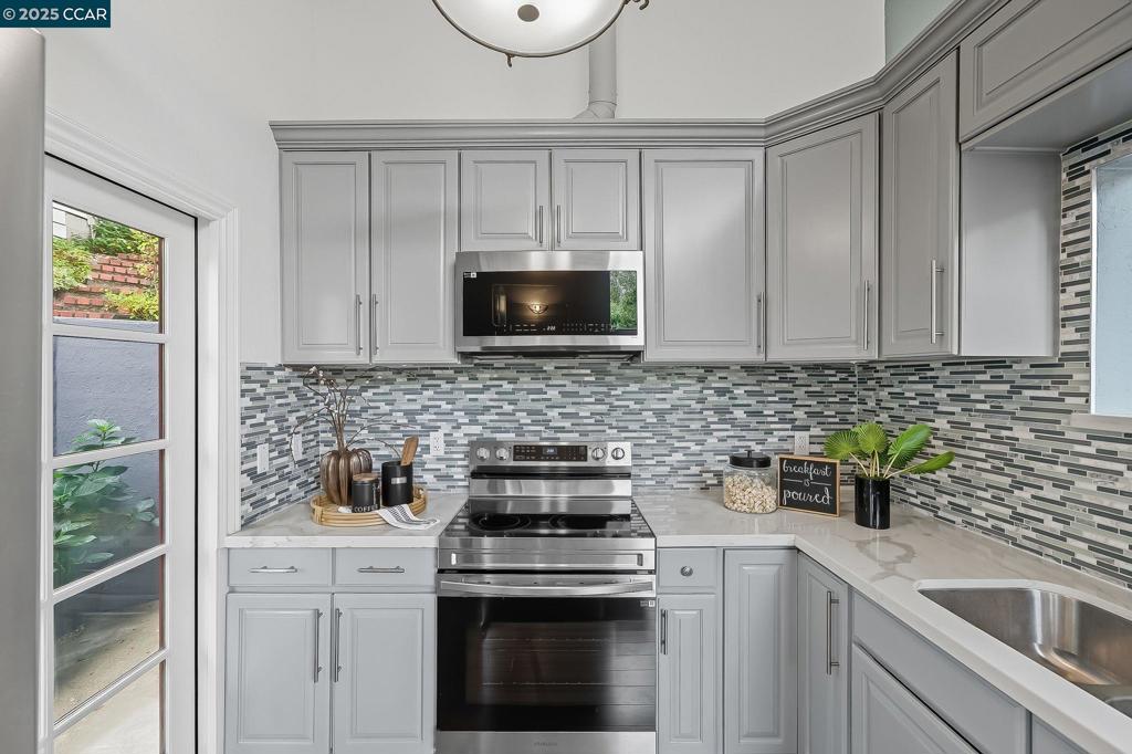 OAK SPRINGS - Residential