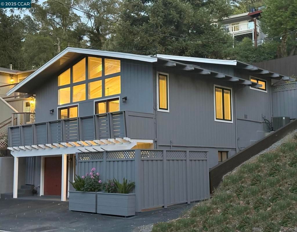Photo of 50 Brookwood Rd Rd, Orinda, CA 94563 (MLS # 41115709)