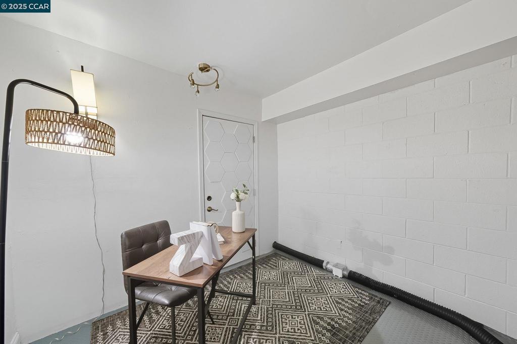 OAK SPRINGS - Residential