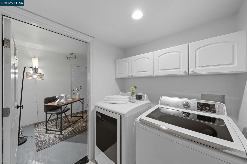 OAK SPRINGS - Residential