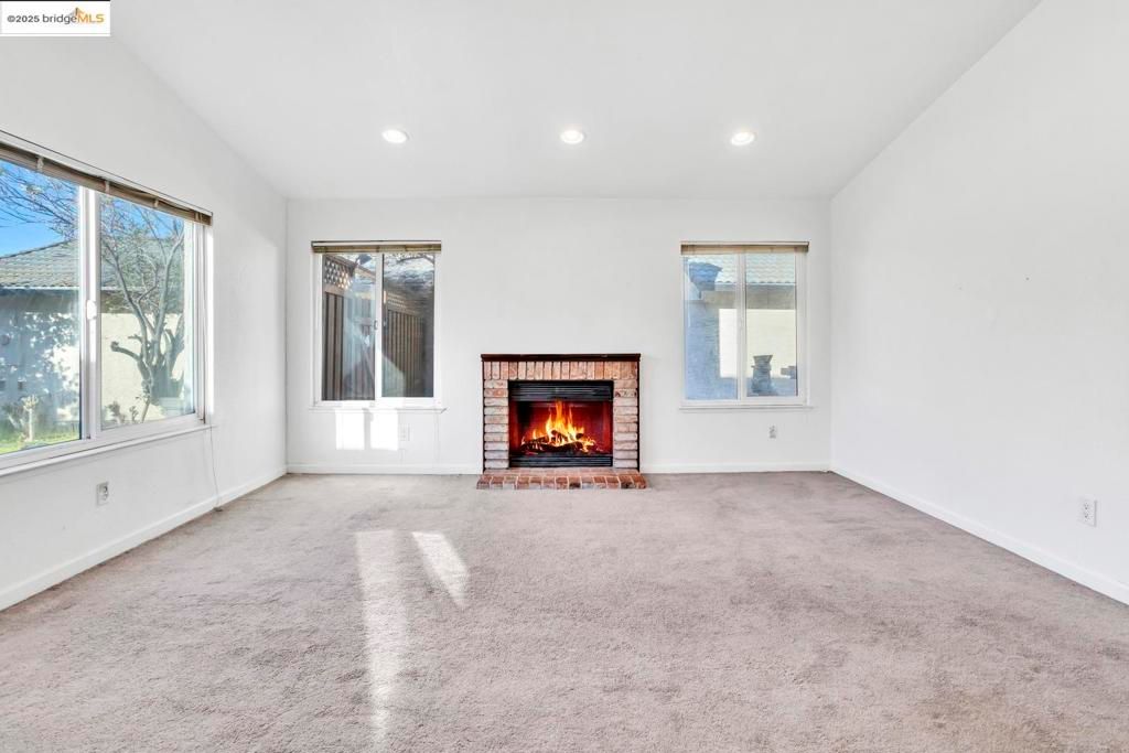 Photo of 2031 Biscay DR Dr, Pittsburg, CA 94565 (MLS # 41117060)