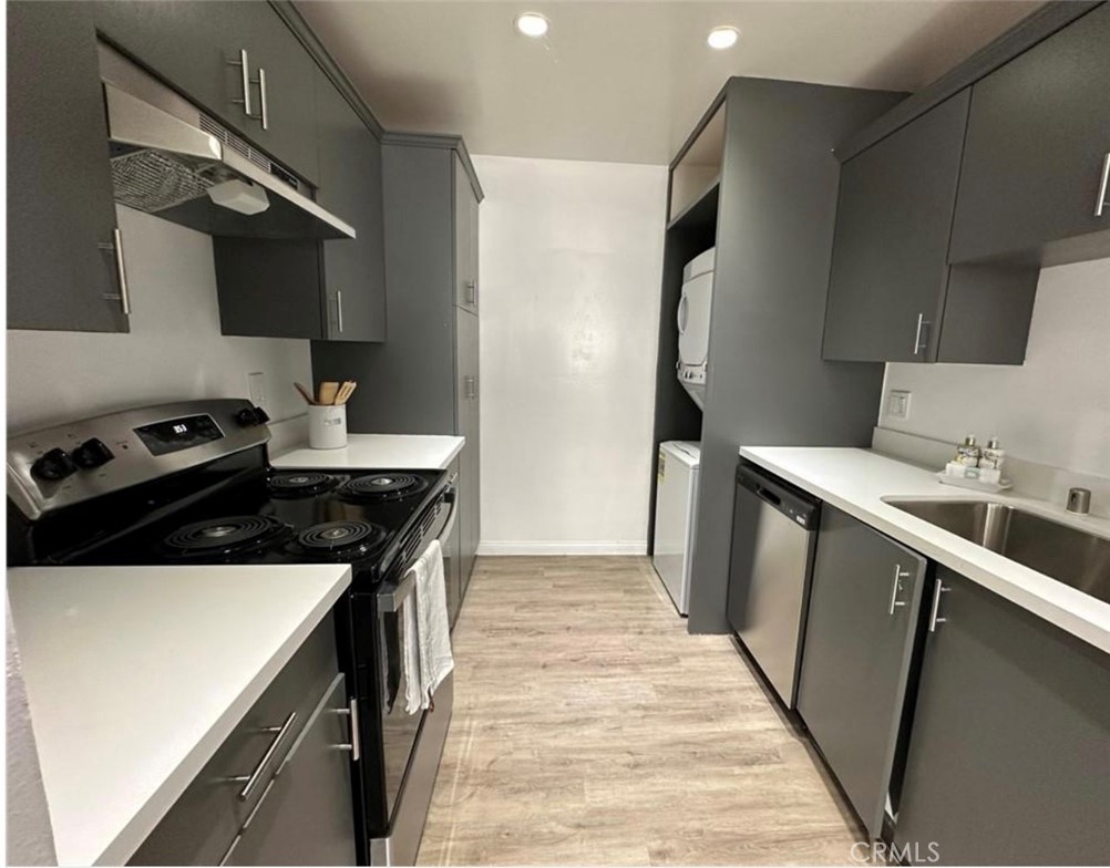 Cinnamon Tree Condominiums (CNTC) - Residential